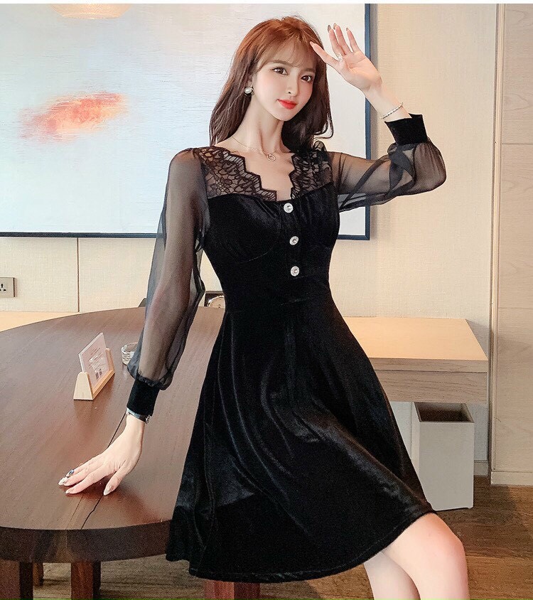 Đầm Nhung Cổ Ren 3 Nút - HN1021